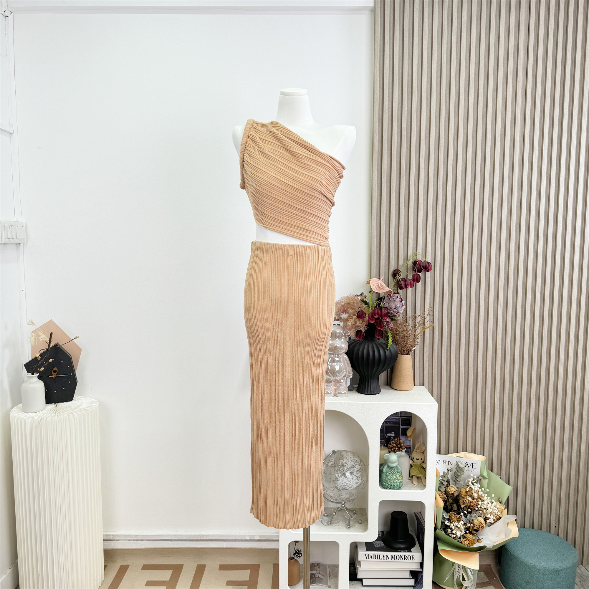 Women's Asymmetric One-Shoulder Knit Top and Skirt Set with Vertical Texture - Image 2