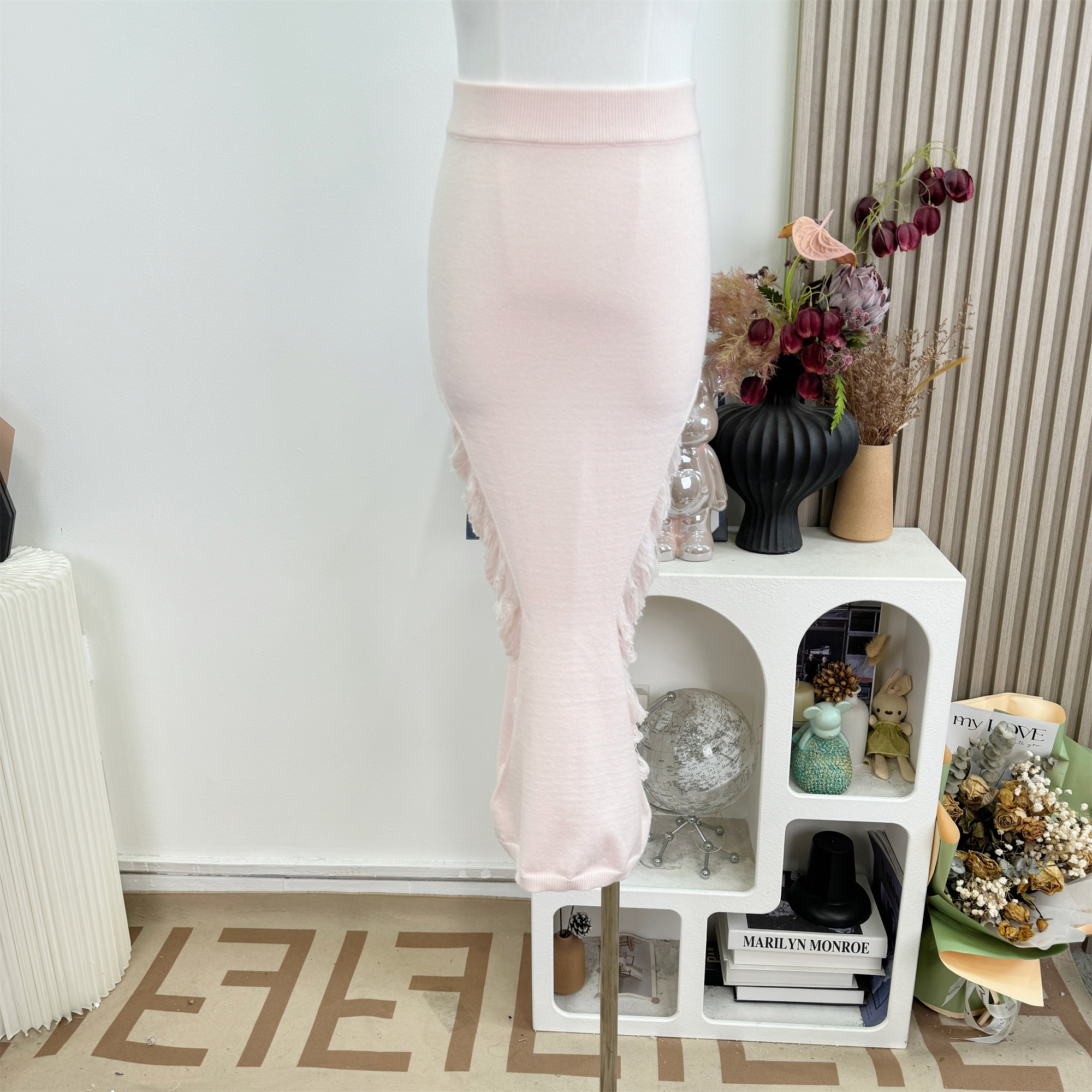 Qiauuu Notting Hill Pink Cutout Fringe Mermaid Midi Skirt Set for Women - Image 3