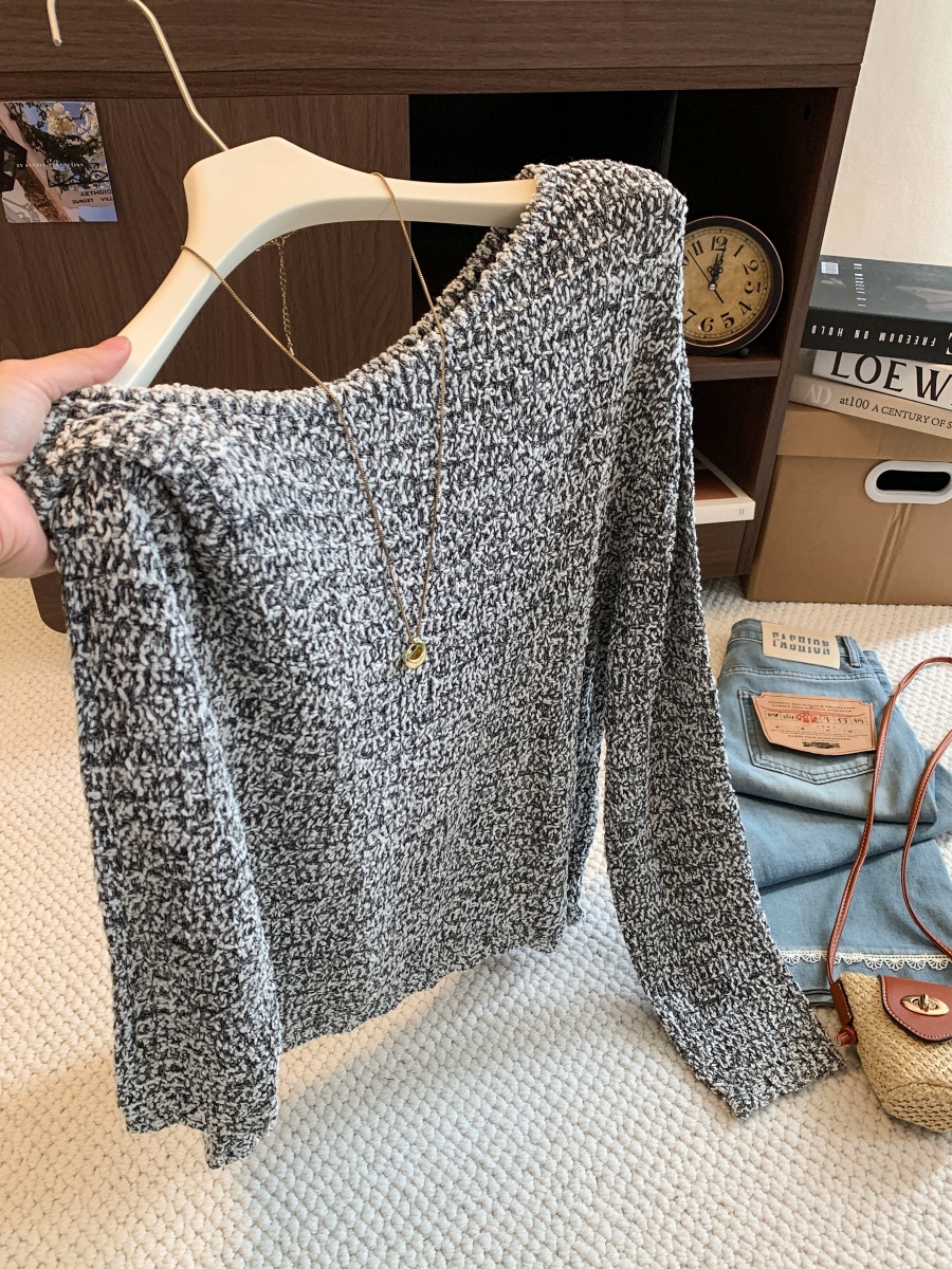 2026 Early Autumn French Vintage Off-Shoulder Knit Top for Women - Image 2