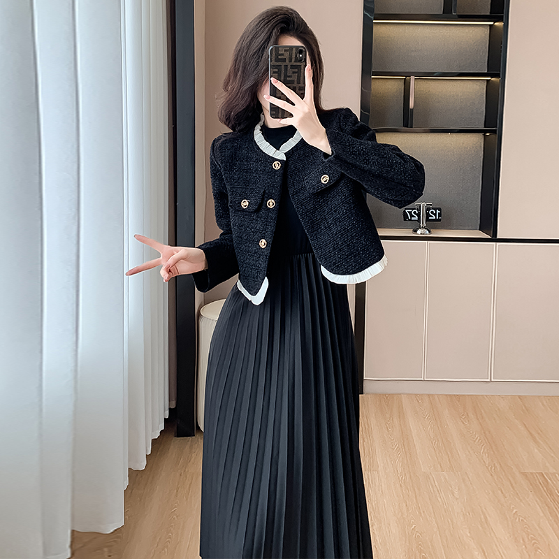 Elegant Two-Piece Women's Set with Long Sleeve Pleated Dress and Jacket - Image 3