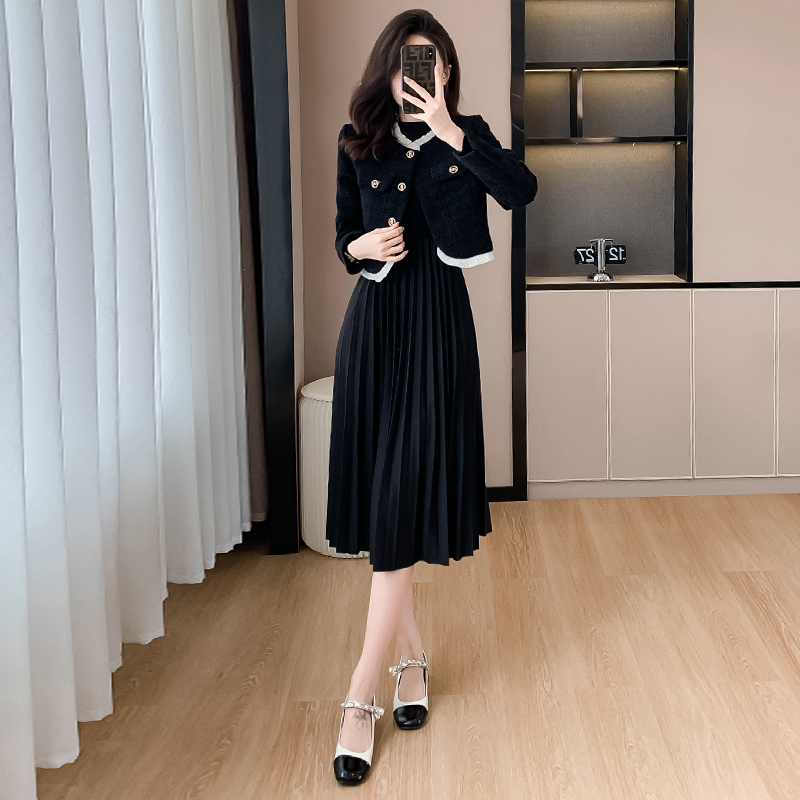 Elegant Two-Piece Women's Set with Long Sleeve Pleated Dress and Jacket - Image 5