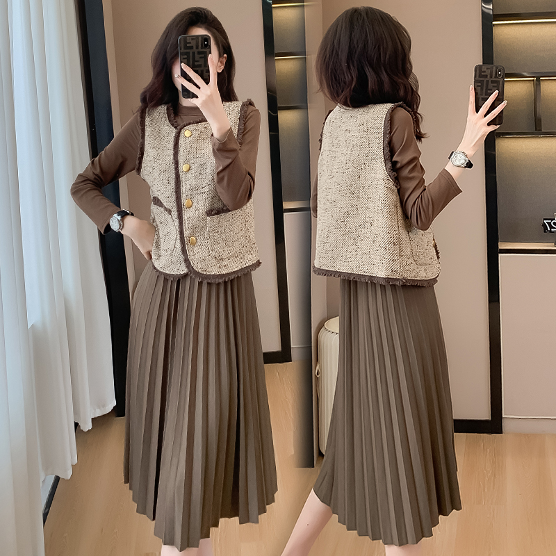 Women's Two-Piece Dress and Vest Set in Little Chanel Style with Pleated Midi Skirt - Image 2