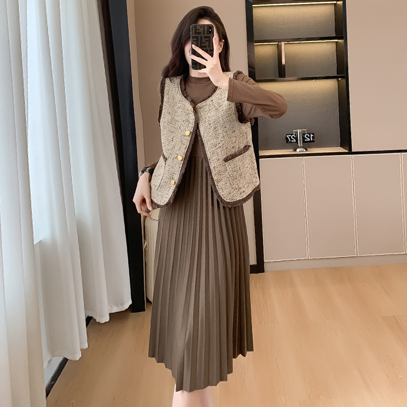 Women's Two-Piece Dress and Vest Set in Little Chanel Style with Pleated Midi Skirt - Image 5