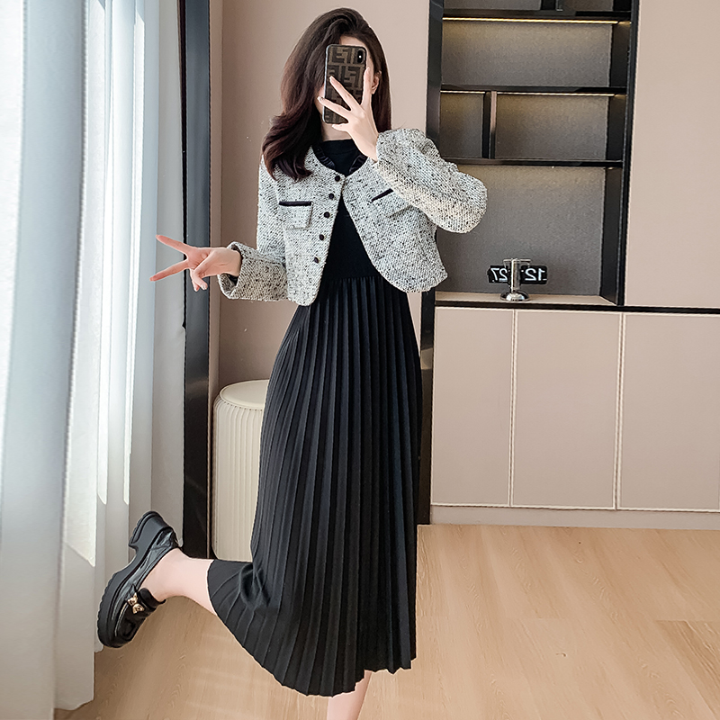 Women's Two-Piece Dress Set with Tweed Jacket and Pleated Skirt